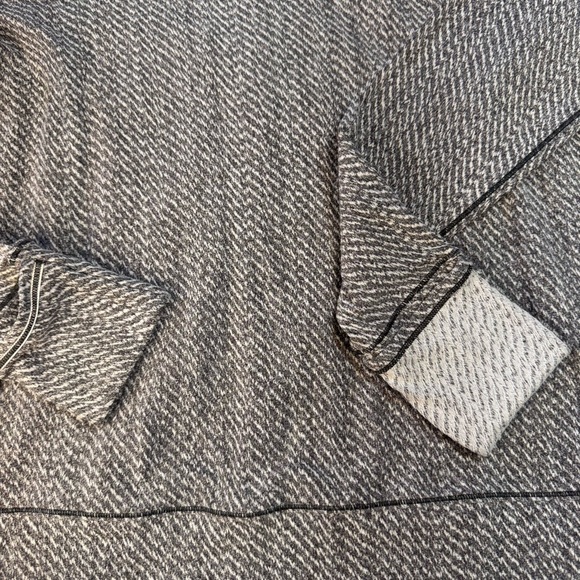 Lululemon Sweater Womens 6 Rush Hour Hazy Heather White Grey Mittens Zip Pocket - Picture 6 of 7